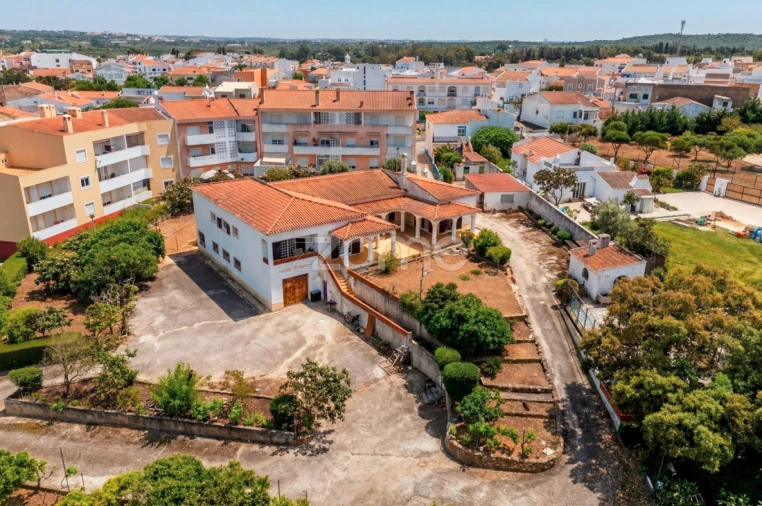 Moradia T6 para Venda em Odiaxere Foto 5