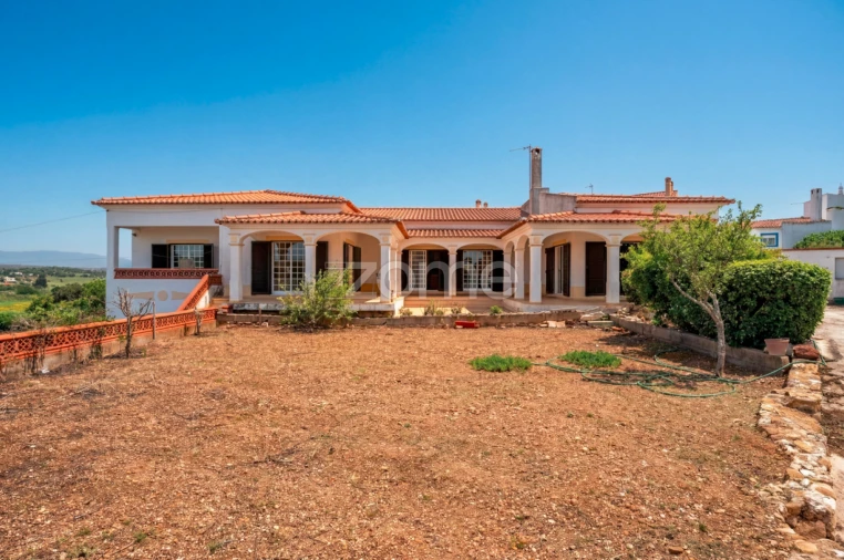 Moradia T6 para Venda em Odiaxere Foto 2