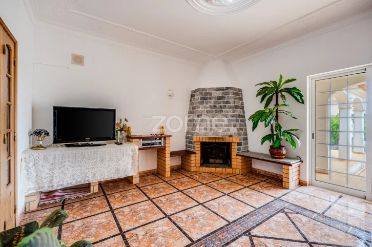 Moradia T6 para Venda em Odiaxere Foto 11