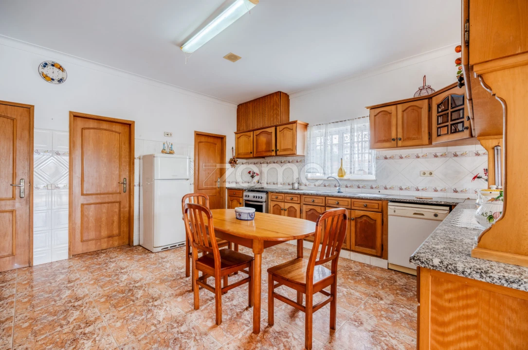 Moradia T6 para Venda em Odiaxere Foto 15