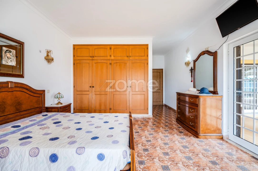 Moradia T6 para Venda em Odiaxere Foto 14