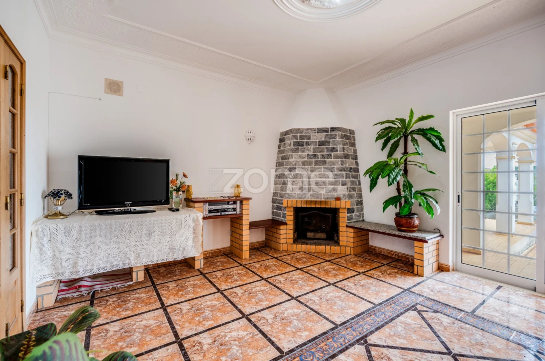 Moradia T6 para Venda em Odiaxere Foto 11