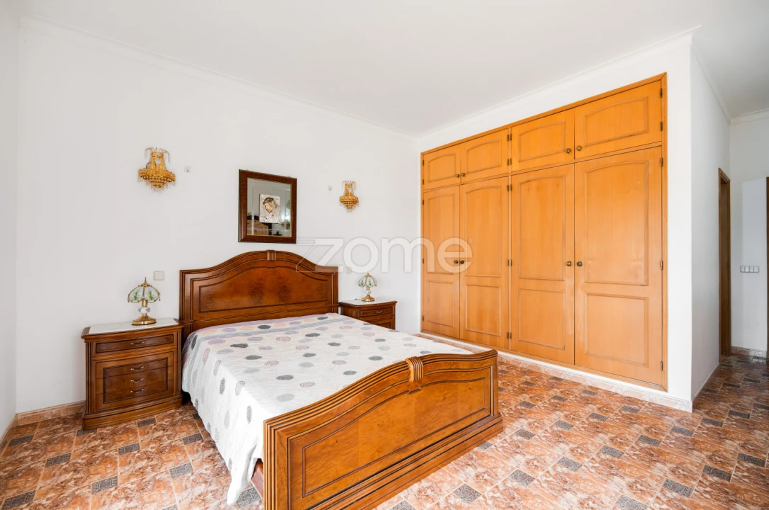 Moradia T6 para Venda em Odiaxere Foto 13