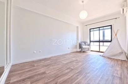 Apartamento T3 para Venda em Portimão