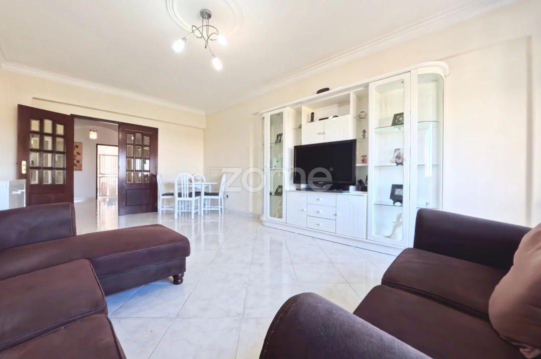 Apartamento T3 para Venda em Portimão Foto 6