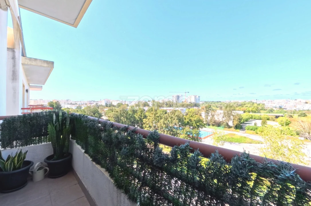 Apartamento T3 para Venda em Portimão Foto 8