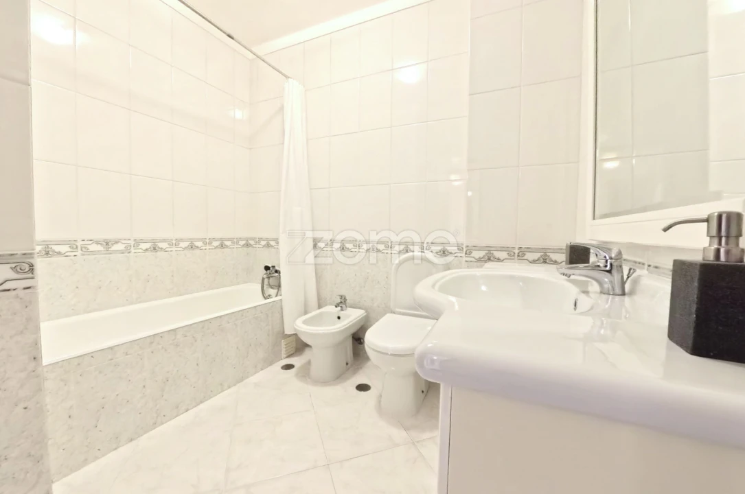 Apartamento T3 para Venda em Portimão Foto 5