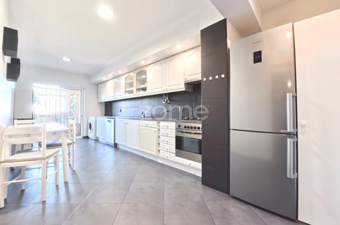 Apartamento T3 para Venda em Portimão Foto 16