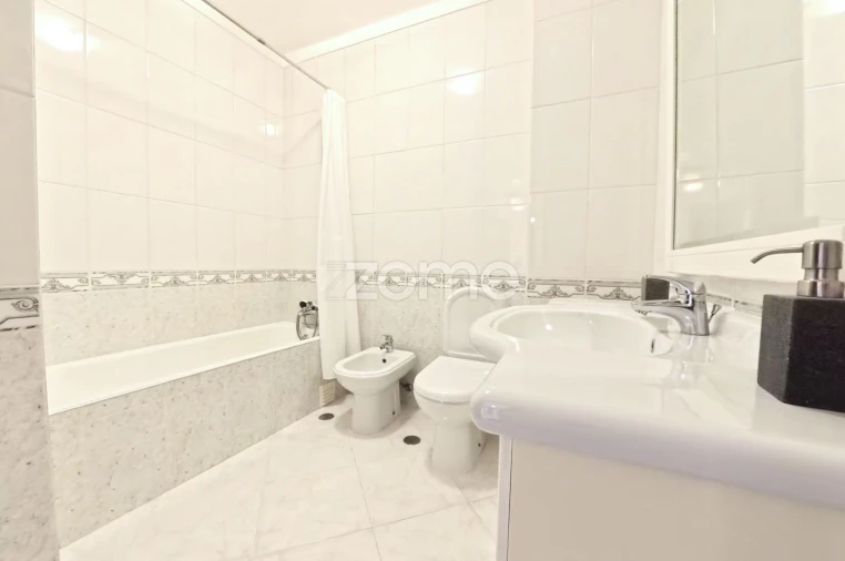 Apartamento T3 para Venda em Portimão Foto 5