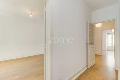 Apartamento T2 para Arrendamento em Arroios
