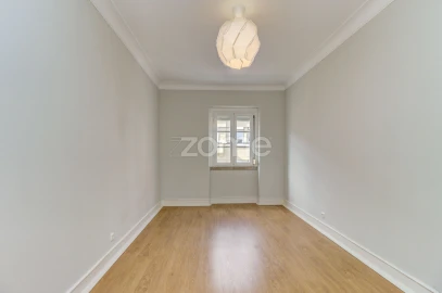 Apartamento T2 para Arrendamento em Arroios