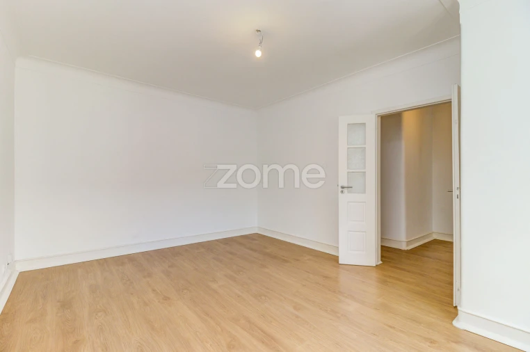 Apartamento T2 para Arrendamento em Arroios Foto 13