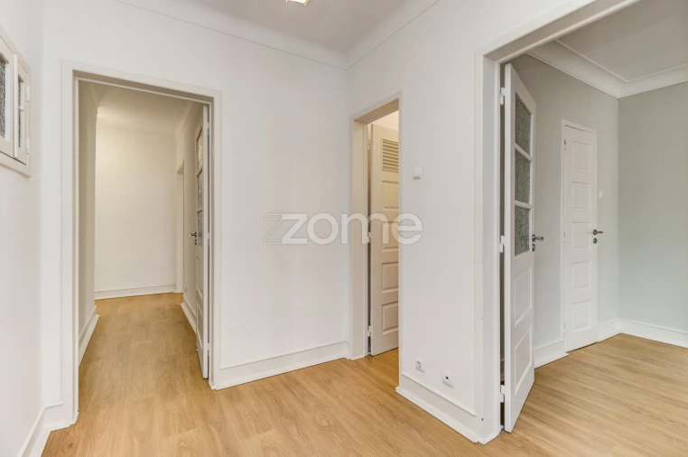 Apartamento T2 para Arrendamento em Arroios Foto 7