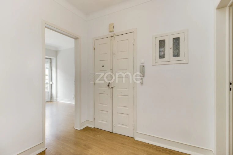 Apartamento T2 para Arrendamento em Arroios Foto 8
