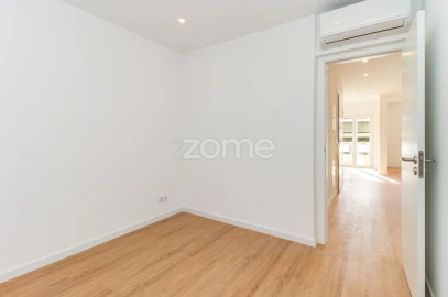 Apartamento T1 para Arrendamento em Agualva e Mira-Sintra