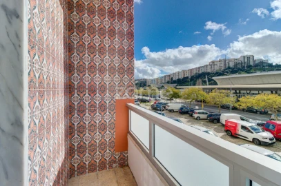 Apartamento T1 para Arrendamento em Agualva e Mira-Sintra