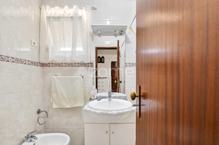 Apartamento T2 para Venda em Benfica Foto 10