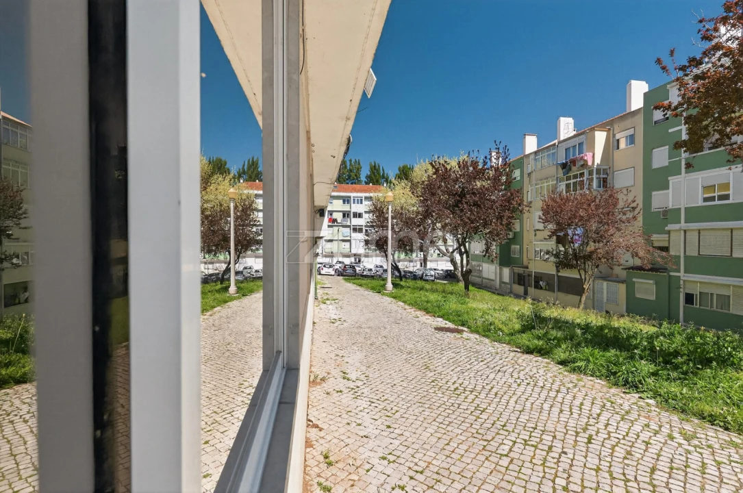 Apartamento T2 para Venda em Benfica Foto 11