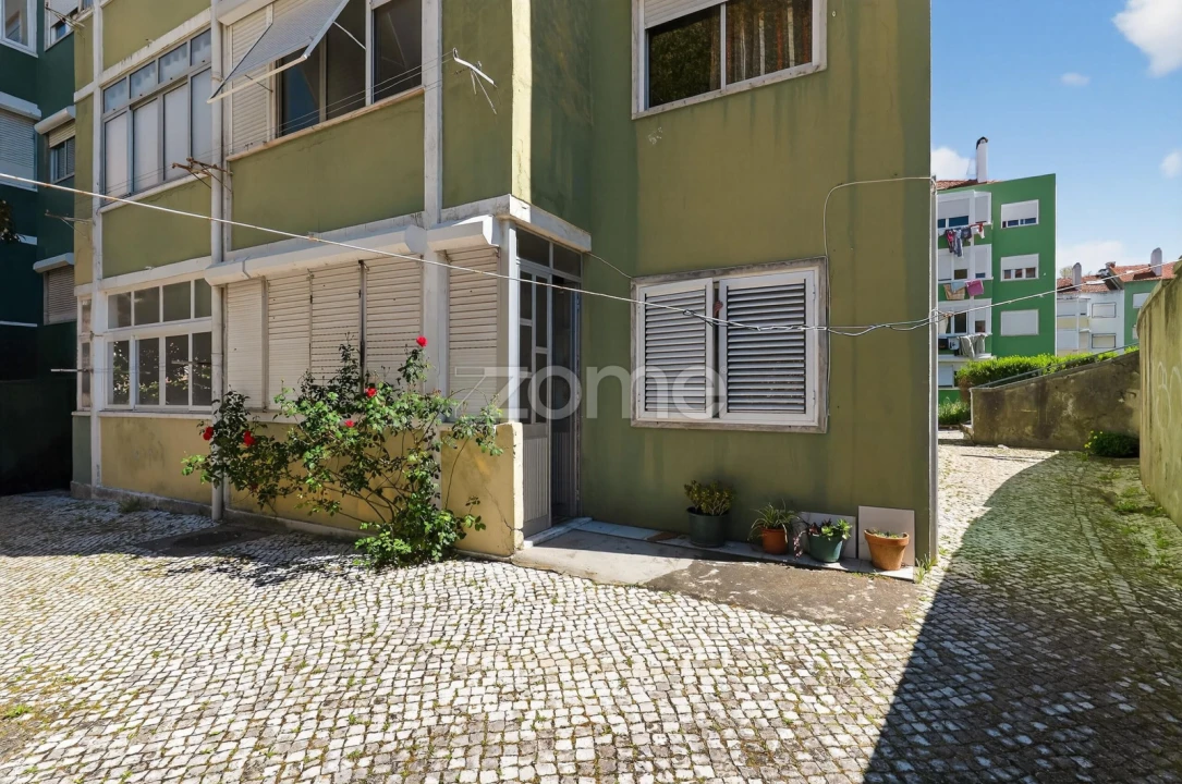 Apartamento T2 para Venda em Benfica Foto 14