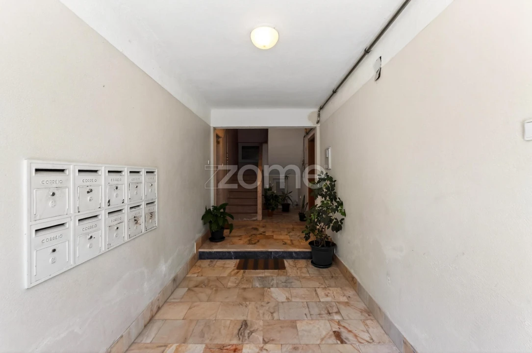 Apartamento T2 para Venda em Benfica Foto 17