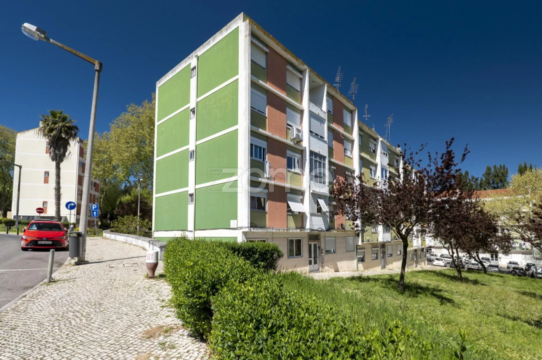 Apartamento T2 para Venda em Benfica Foto 1