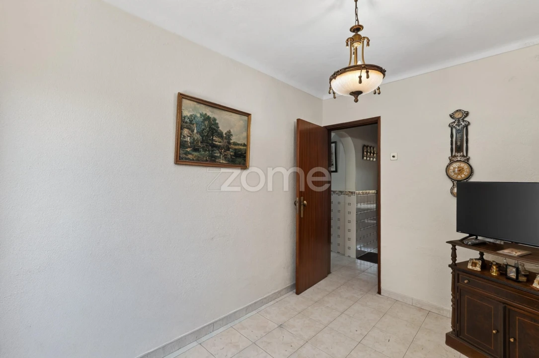 Apartamento T2 para Venda em Benfica Foto 2