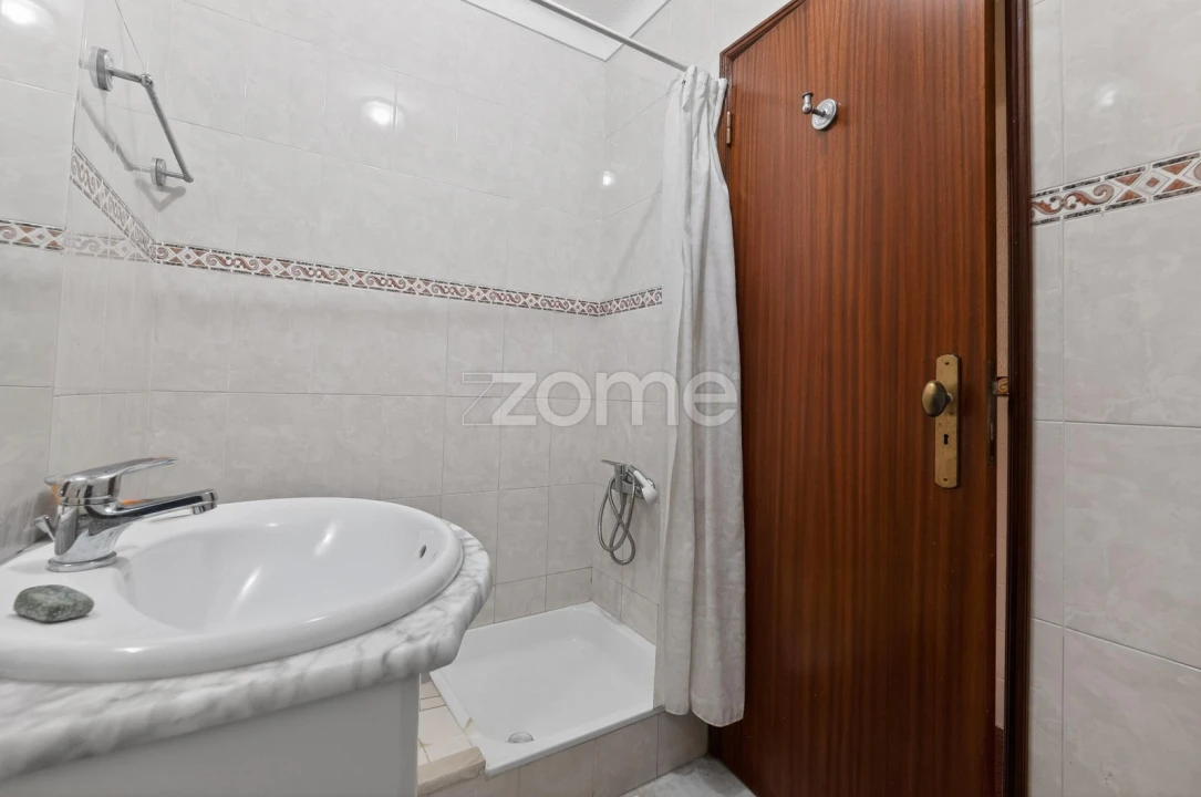 Apartamento T2 para Venda em Benfica Foto 8