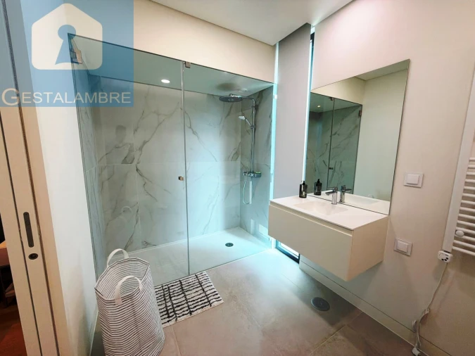 Moradia T2 para Venda em Quarteira Foto 11