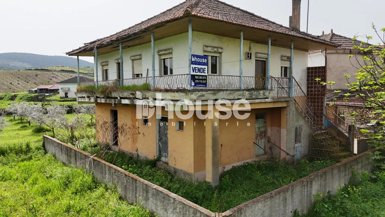 Moradia T3 para Venda em São Pedro de Veiga de Lila Foto 1