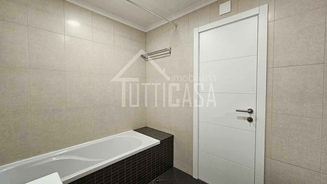 Apartamento T3 para Venda em Massamá e Monte Abraão Foto 21