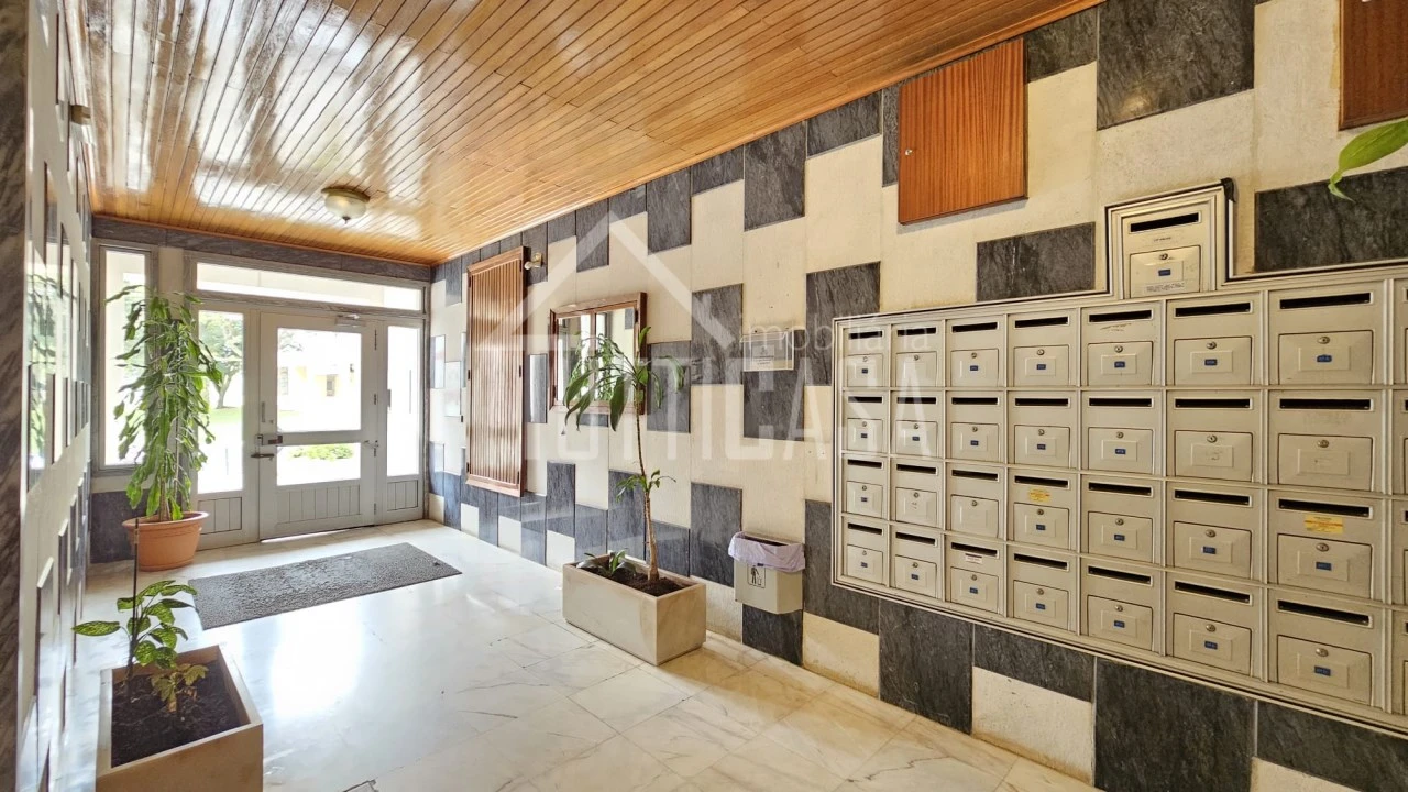 Apartamento T3 para Venda em Massamá e Monte Abraão Foto 41