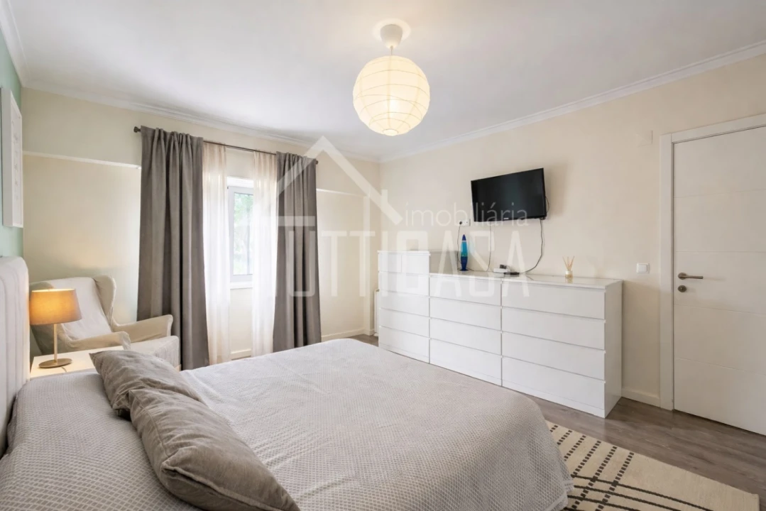 Apartamento T3 para Venda em Massamá e Monte Abraão Foto 29