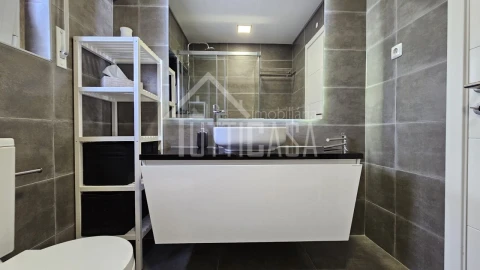 Apartamento T3 para Venda em Massamá e Monte Abraão