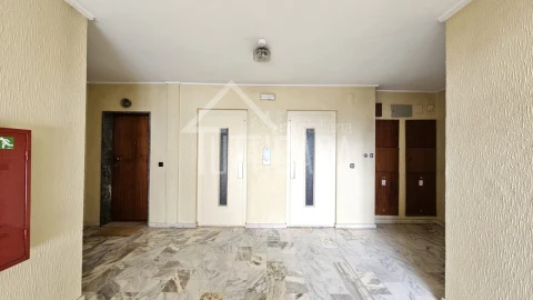 Apartamento T3 para Venda em Massamá e Monte Abraão