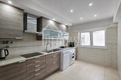 Apartamento T3 para Venda em Massamá e Monte Abraão