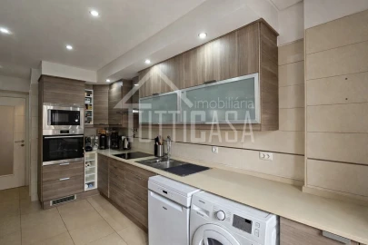 Apartamento T3 para Venda em Massamá e Monte Abraão