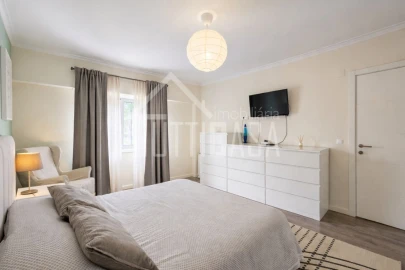 Apartamento T3 para Venda em Massamá e Monte Abraão