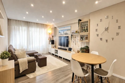 Apartamento T3 para Venda em Massamá e Monte Abraão