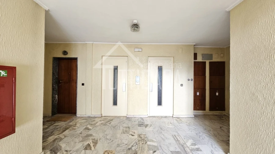 Apartamento T3 para Venda em Massamá e Monte Abraão Foto 40