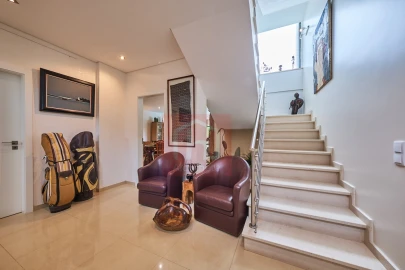 Moradia T4 para Venda em São Francisco