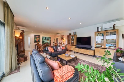 Moradia T4 para Venda em São Francisco