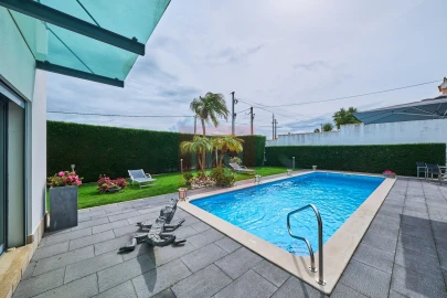 Moradia T4 para Venda em São Francisco