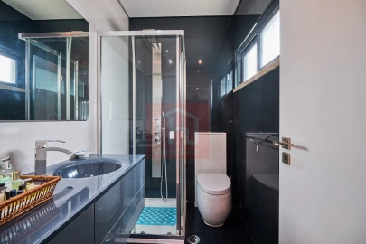 Moradia T4 para Venda em São Francisco