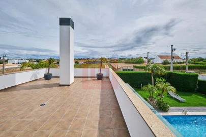 Moradia T4 para Venda em São Francisco