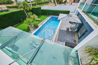 Moradia T4 para Venda em São Francisco