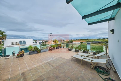 Moradia T4 para Venda em São Francisco