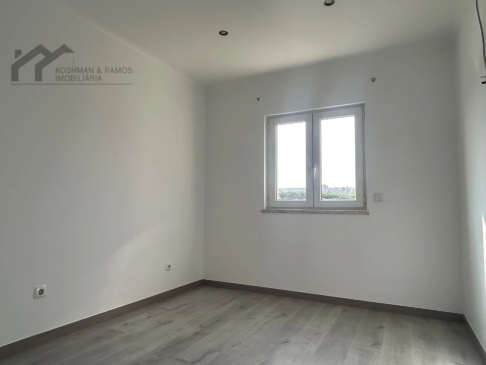 Moradia T3 para Venda em A dos Cunhados e Maceira Foto 17