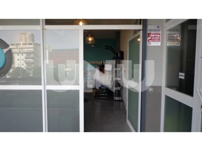 Loja para Venda em Algés, Linda-A-Velha e Cruz Quebrada-Dafundo Foto 3