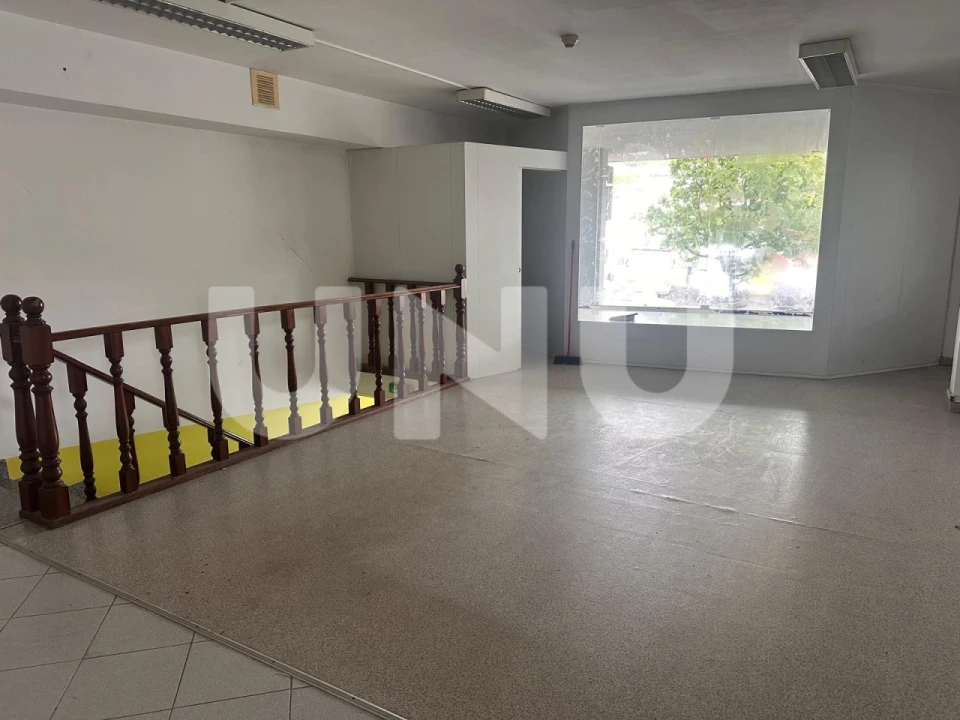 Loja para Arrendamento em Algés, Linda-A-Velha e Cruz Quebrada-Dafundo Foto 8