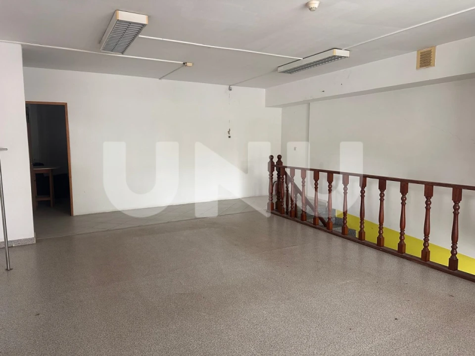 Loja para Arrendamento em Algés, Linda-A-Velha e Cruz Quebrada-Dafundo Foto 9